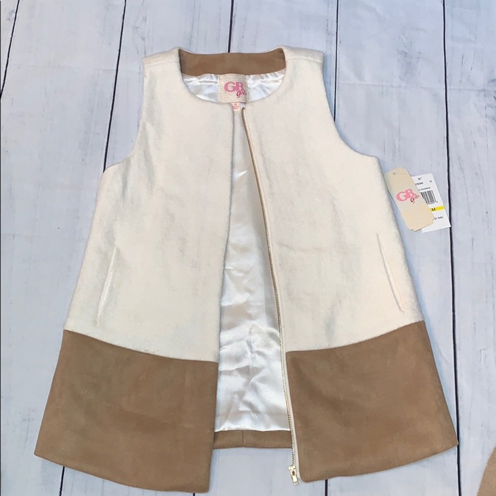 GB Girls Vest Size M. NWT